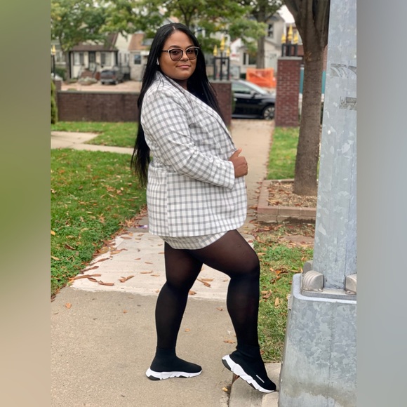 Welcome to our closet - Picture 6 of 11